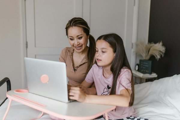 Quelle formation en commerce électronique est nécessaire pour les propriétaires de petites entreprises ?