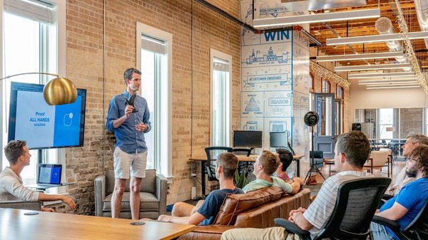 Formation de formateurs: Devenir un expert certifié avec ISFORM et Afpa | Tendances et techniques actuelles